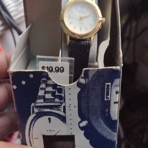 Acqua Classic Gold and Black Watch NWT